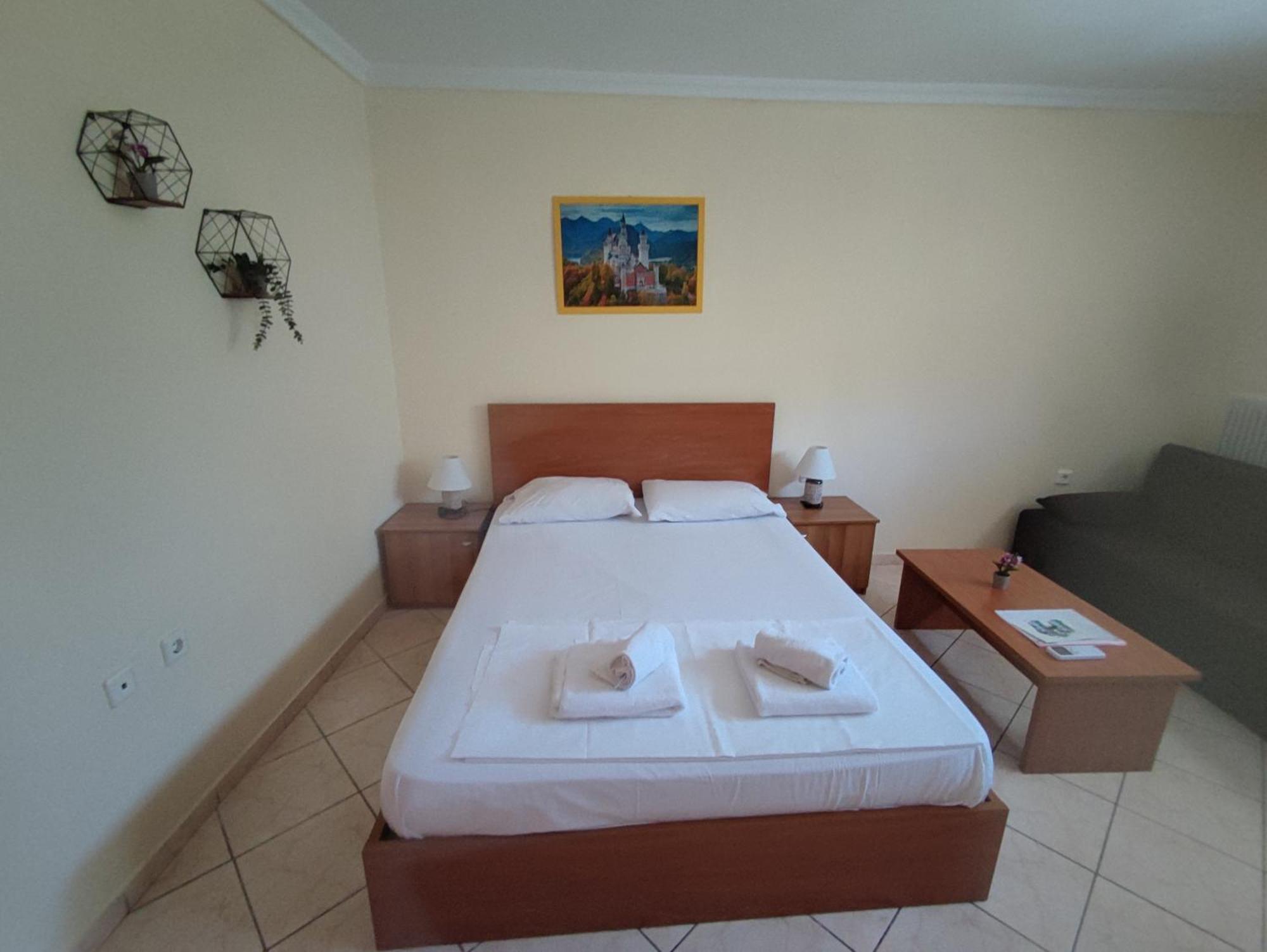 Constanteli Apartment Kavala Exteriör bild